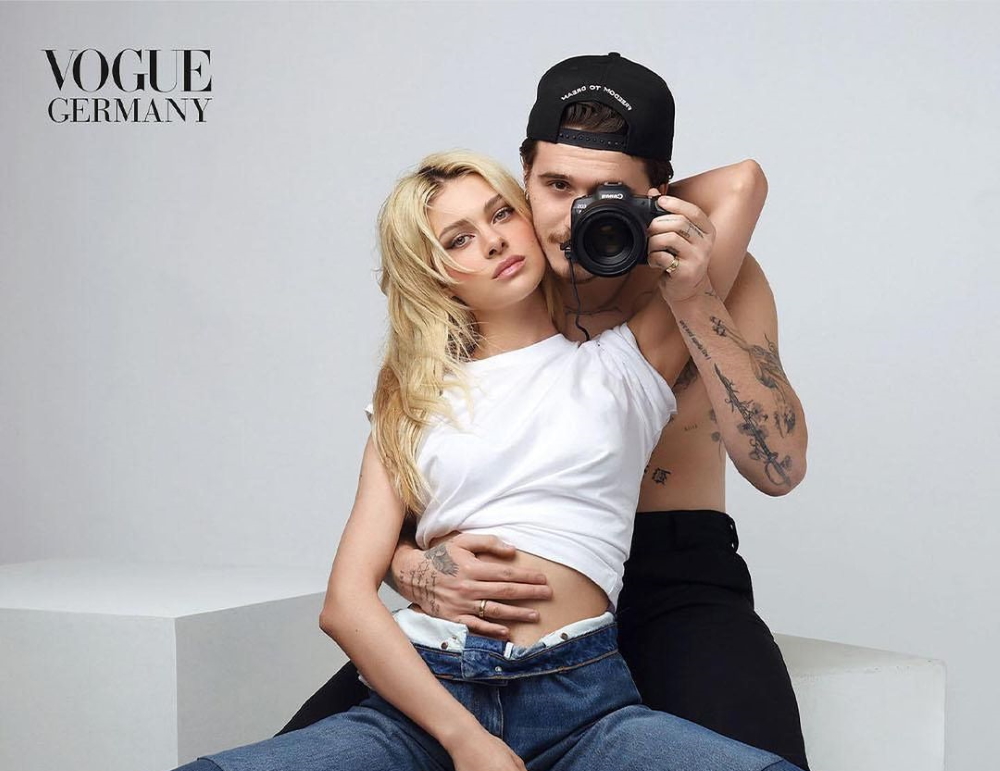 Brooklyn Beckham: Φωτογραφίζει την αρραβωνιαστικιά του για λογαριασμό της γερμανικής Vogue
