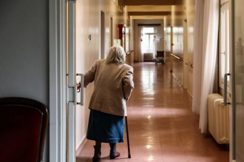 Γηροκομείο Χανιά – Ανατριχιαστικές οι μαρτυρίες κόρης 94χρονης: «Τα πόδια της θύμιζαν τους κρατούμενους στο Άουσβιτς»