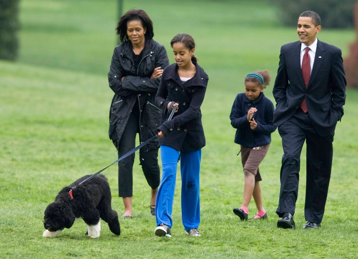 Δύσκολες στιγμές για την οικογένεια του Barack Obama: Πέθανε ο τετράποδος φίλος τους, Bo
