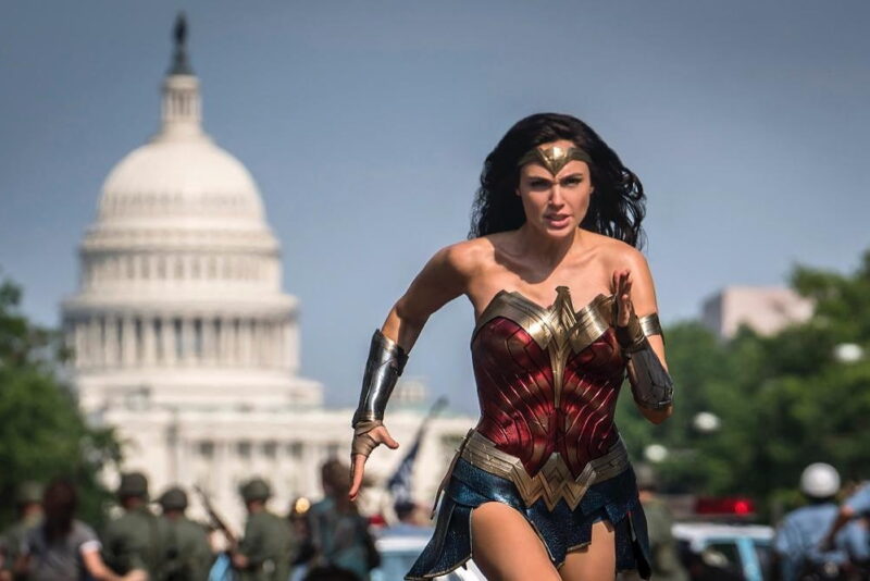 Gal Gadot: Κατηγορεί τον σκηνοθέτη του Justice League ότι «απείλησε την καριέρα της»