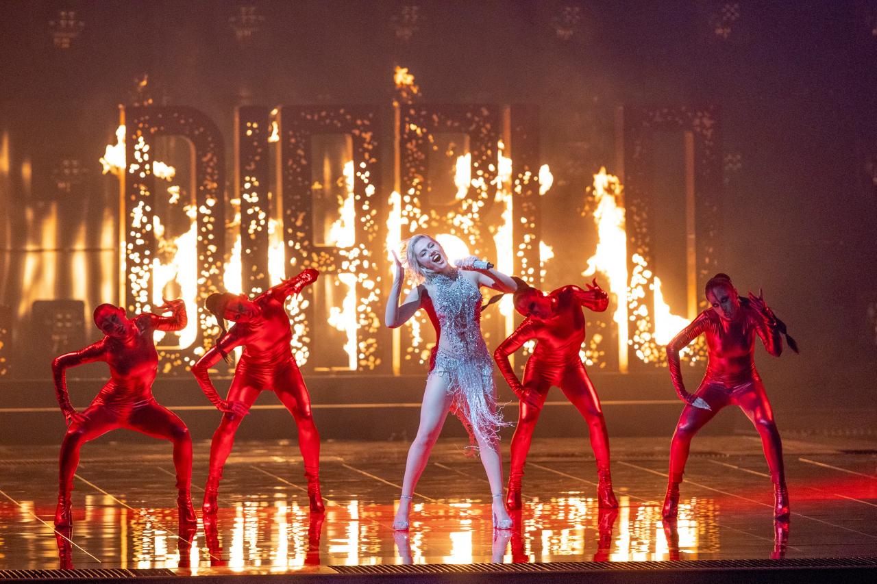 Eurovision 2021 – Έλενα Τσαγκρινού: Έβαλε «φωτιά» στο stage του Ahoy Arena
