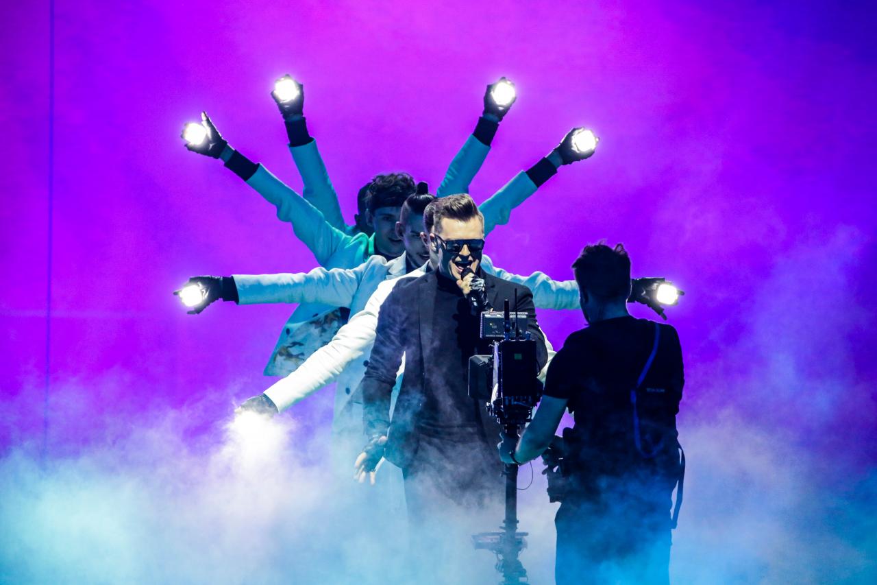 Eurovision 2021 – Β’ Ημιτελικός: Η επική ατάκα του Γιώργου Καπουτζίδη -που δεν έπρεπε να ακουστεί- για τον τίτλο του πολωνικού τραγουδιού