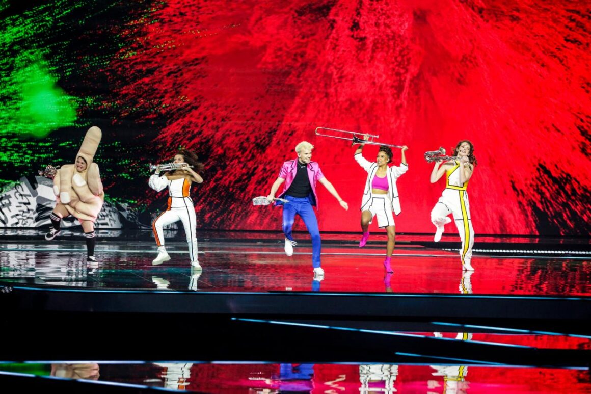 Eurovision 2021 – Τελικός: Οι εμφανίσεις Ισπανίας και Γερμανίας – Δεν ενθουσίασε καθόλου το Twitter το «παιδικό πάρτι» του Jendrik