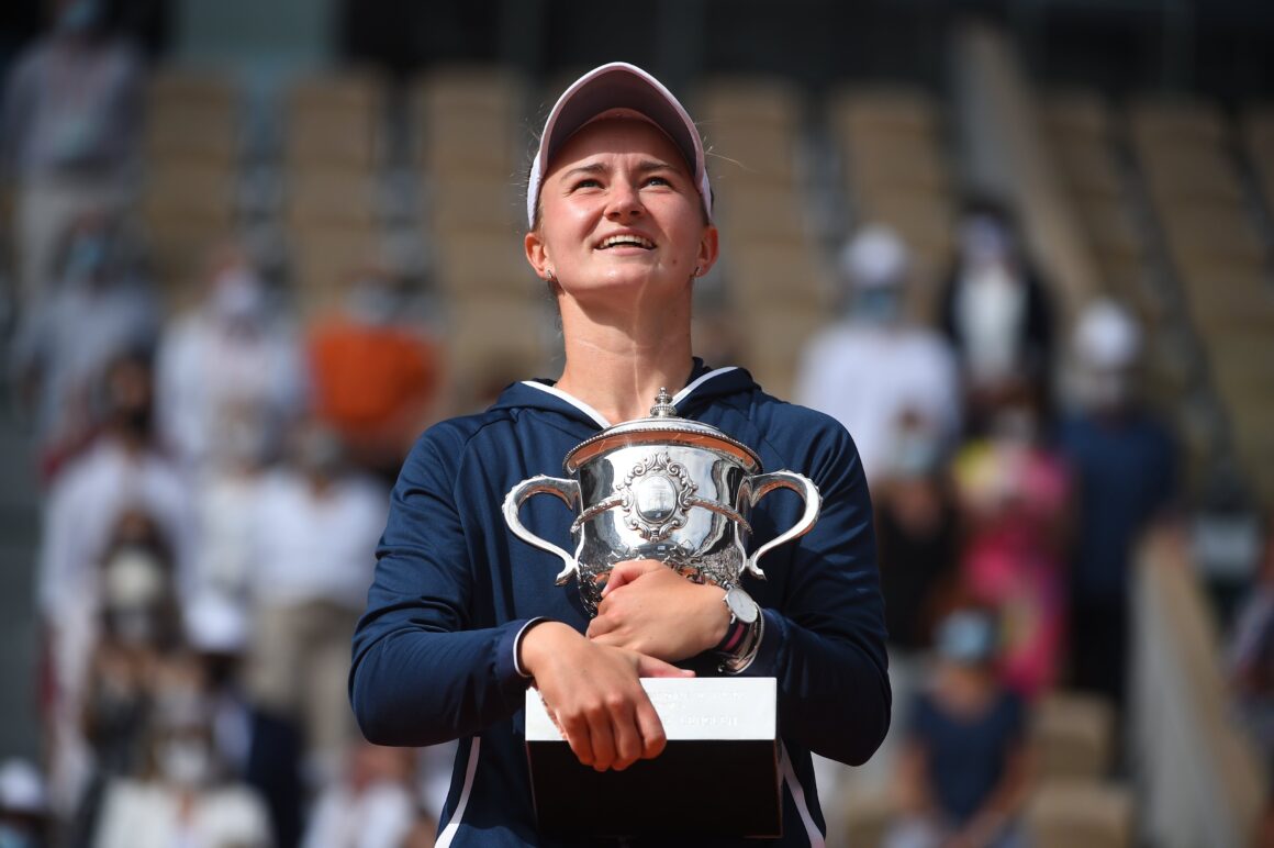 Roland Garros: Η Κρεϊτσίκοβα μεγάλη νικήτρια του τελικού γυναικών