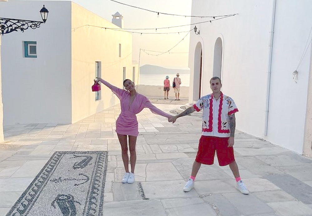 Justin Bieber: Δημοσίευσε φωτογραφίες από τις διακοπές του με τη Hailey στην Ελλάδα