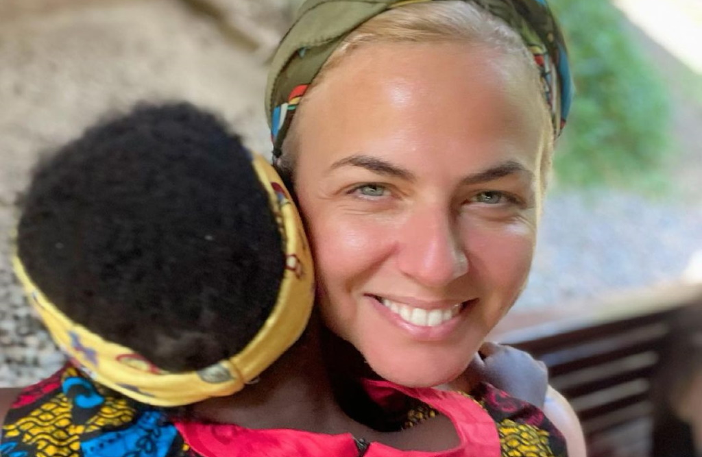 Χριστίνα Κοντοβά: Επέστρεψε στην Ουγκάντα και δεν χορταίνει την αγκαλιά της Ada