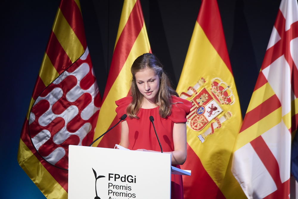 Η μελλοντική βασίλισσα της Ισπανίας, η 15χρονη Λεονόρ, έκανε το εμβόλιο κατά του κορονοϊού