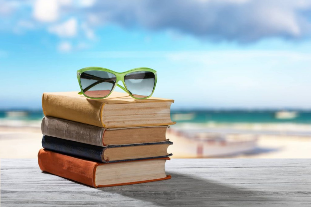 Ψάχνεις τι θα διαβάσεις αυτό το καλοκαίρι; Σου έχουμε την καλύτερη πρόταση για το βιβλίο των διακοπών σου!