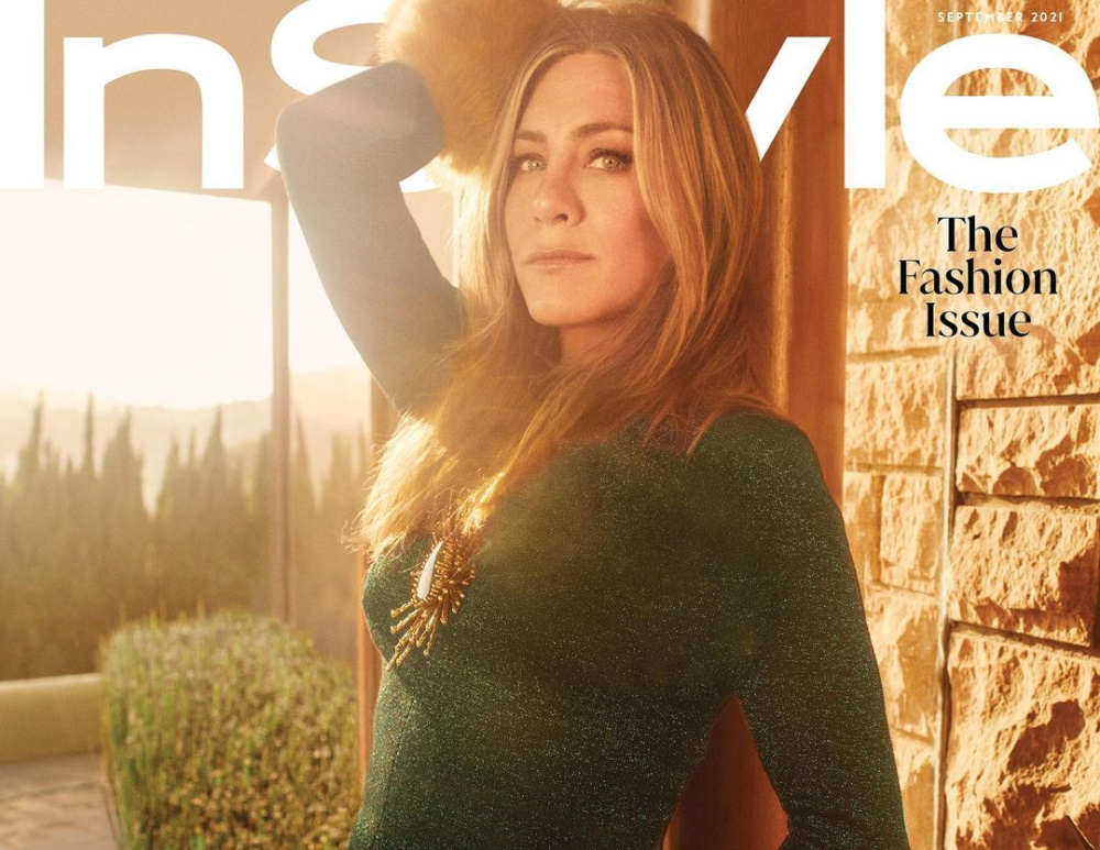 Λάμπει στα 52 της η Jennifer Aniston στο εξώφυλλο του Instyle USA