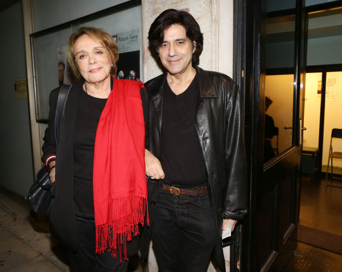 Μπέτυ Αρβανίτη: Οι τρυφερές ευχές στη μεγάλη κυρία του θεάτρου από τον γιο της, Αλέξη Σταμάτη