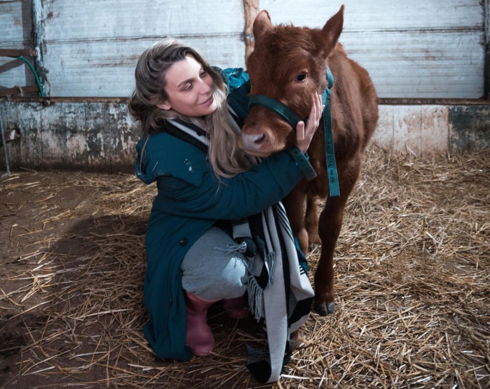 Κατρίνα Τσάνταλη: Στάχτη και καμένη γη απέμειναν από το καταφύγιο ζώων της – Φωτογραφίες