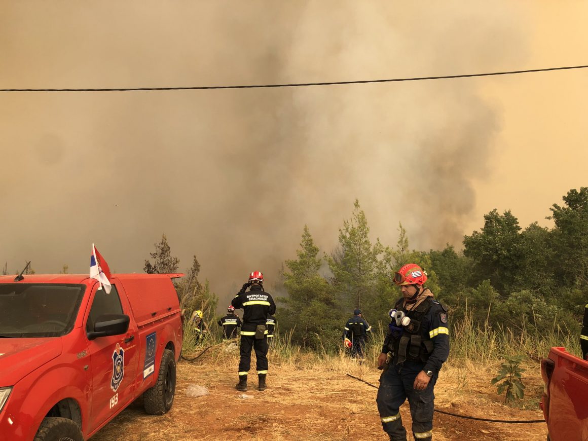 Πυρκαγιές – Εύβοια: «Εύσημα» σε Σέρβους και Ρουμάνους δασοκομάντος για την οργάνωσή τους – Οι viral αναρτήσεις