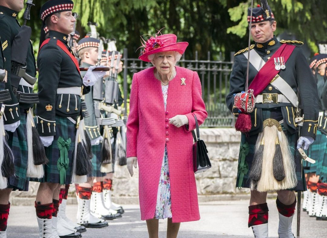 Βασίλισσα Ελισάβετ: Ματαίωσε την επίσκεψή της στη Βόρεια Ιρλανδία – Οι γιατροί την υποχρέωσαν να ξεκουραστεί