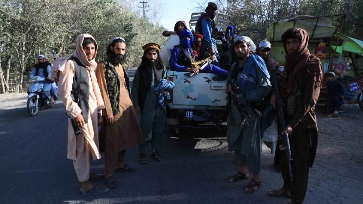 Τελευταίες εξελίξεις: Το Αφγανιστάν σχεδόν ολόκληρο στα χέρια των Ταλιμπάν – Χάος στο αεροδρόμιο της Καμπούλ