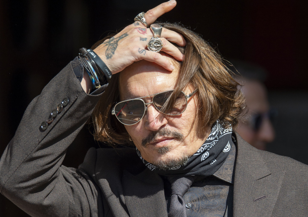 Johnny Depp: Δείπνησε σε εστιατόριο του Παρισιού και αποθεώθηκε `