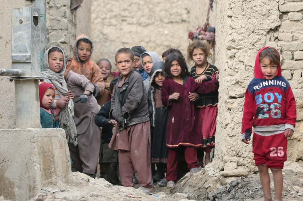 Οι αναμνήσεις ενός φωτορεπόρτερ από το Αφγανιστάν: «Μου έχει μείνει ο τρόπος που με κοίταζαν τα παιδιά»