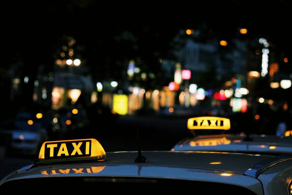 Τι ξεχνάμε πιο συχνά σ’ ένα ταξί; Αυτό είναι το πιο ασυνήθιστο «αντικείμενο» που ξεχάστηκε την περασμένη χρονιά