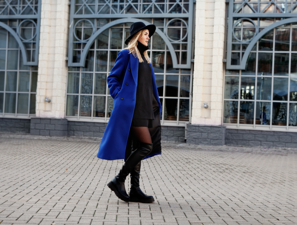 Η Ηλιάνα Παπαγεωργίου καταρρίπτει έναν μεγάλο μύθο του styling: Ναι, το μπλε ταιριάζει με το μαύρο!
