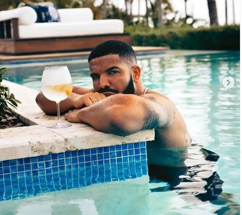 Drake: Σάλος με την απόφασή του να αποσύρει δύο από τις υποψηφιότητές του στα Grammy
