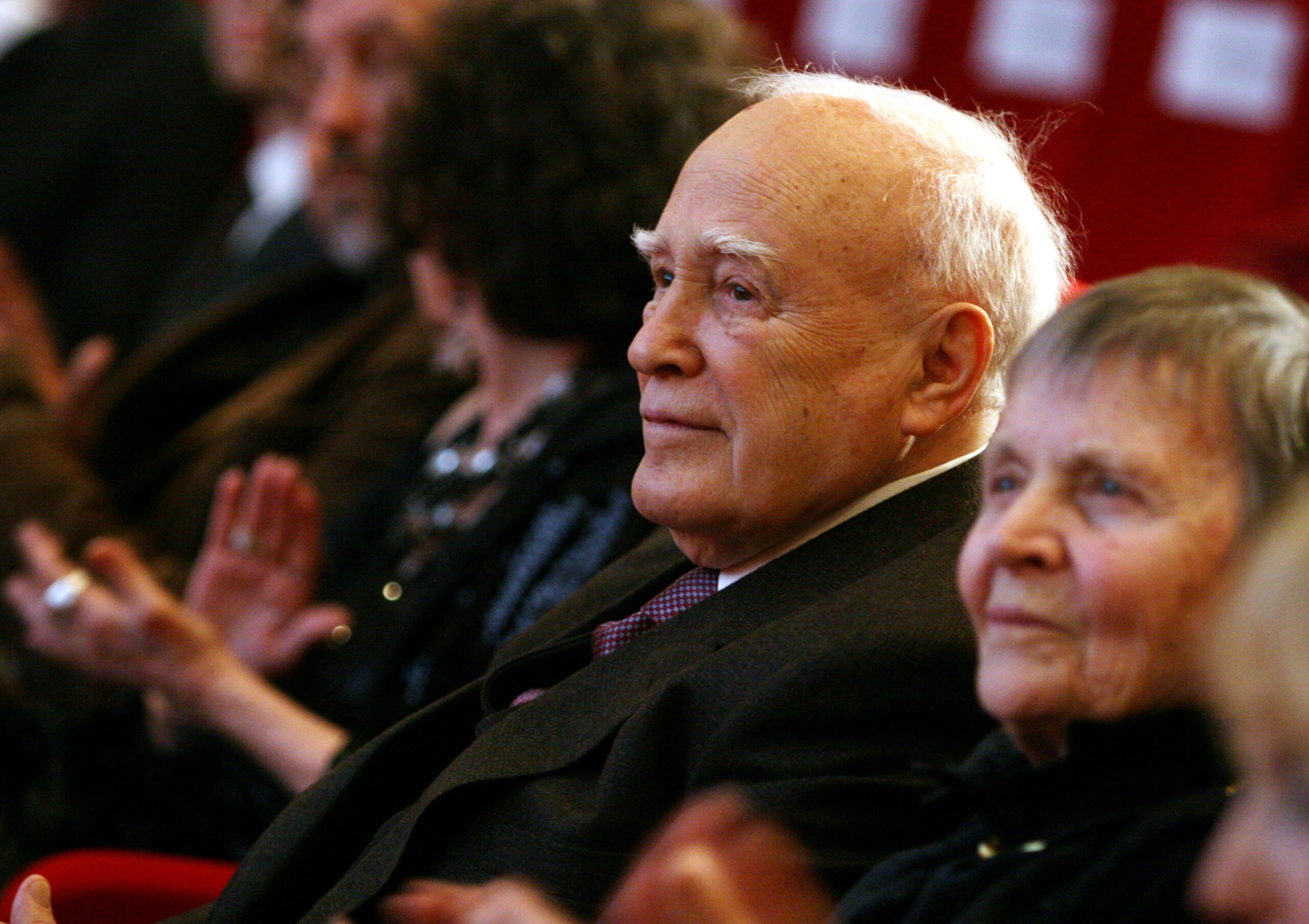 Κάρολος Παπούλιας: Με τιμές αρχηγού κράτους η κηδεία του – Τριήμερο δημόσιο πένθος