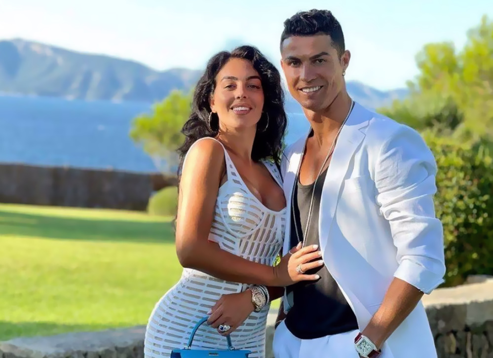 Cristiano Ronaldo: Ό,τι πιο γλυκό είδαμε σήμερα η φωτογραφία που ανέβασε με τη νεογέννητη κόρη του