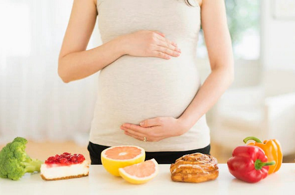 Γονιμότητα: Τι ρόλο παίζει η διατροφή; Τι πρέπει να προσέξουν άνδρες και γυναίκες;