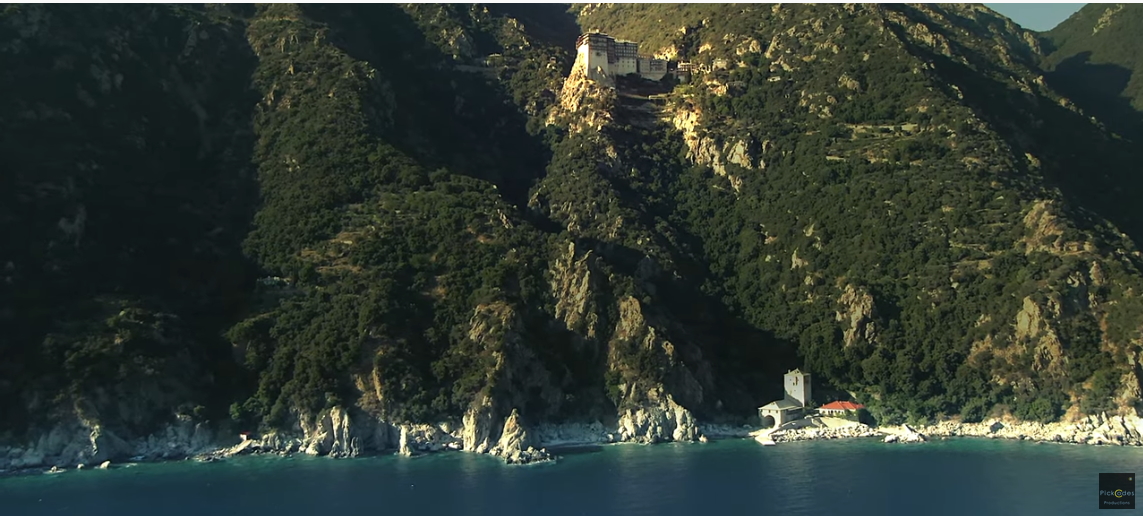Άγιο Όρος – Μονή Σίμωνος Πέτρας: Το τρίλεπτο βίντεο που θα σας θυμίσει… τον «Άρχοντα των δαχτυλιδιών»