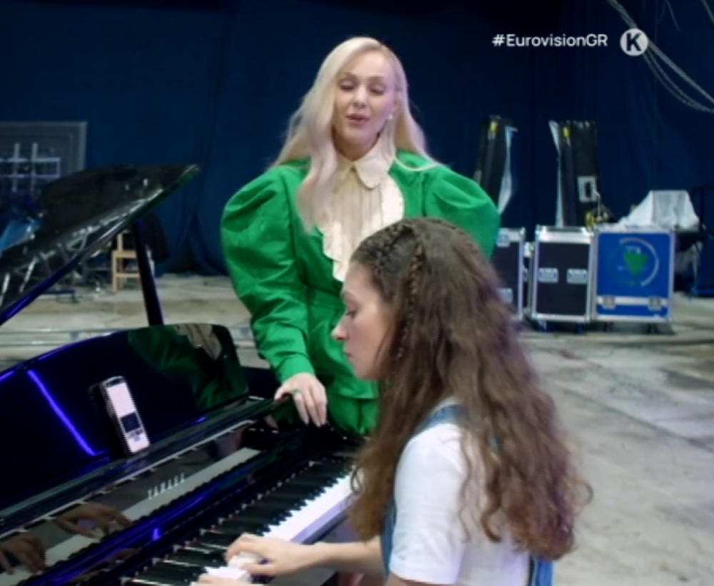 «Στο δρόμο για τη Eurovision»: Η Αμάντα Γεωργιάδη συνάντησε την Τάμτα και διασκεύασαν το Replay