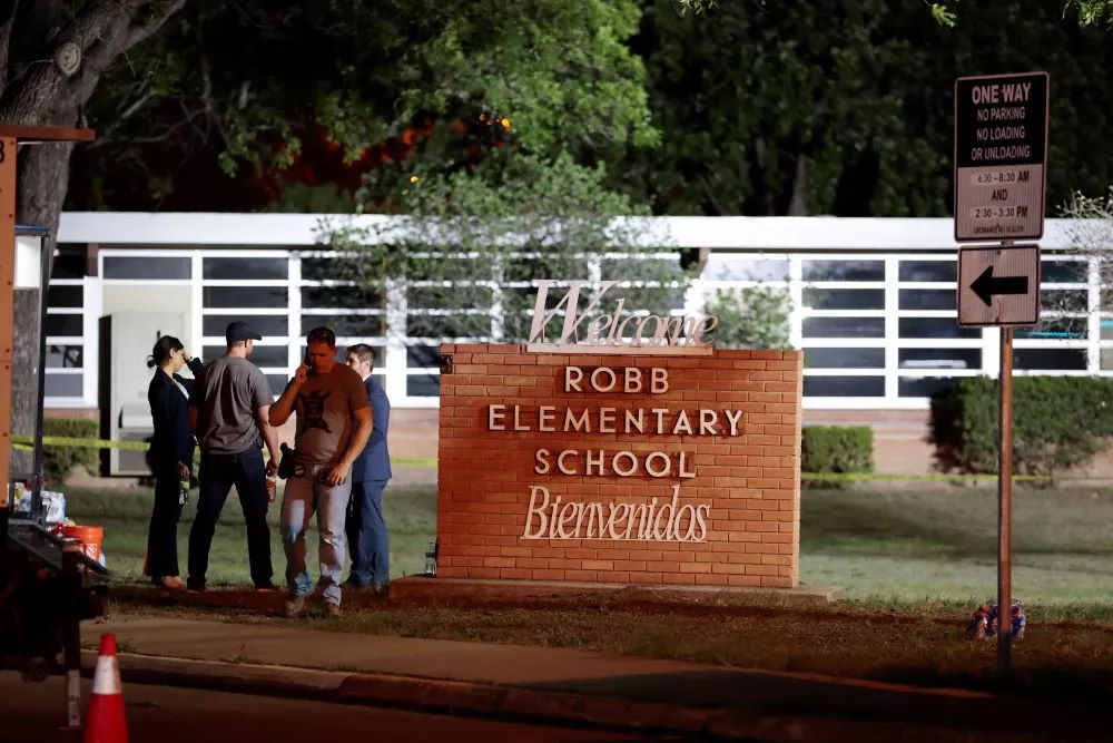 Αιματοκύλισμα στο Τέξας: 18χρονος μπούκαρε σε δημοτικό σχολείο και σκότωσε 19 παιδιά και 2 δασκάλους