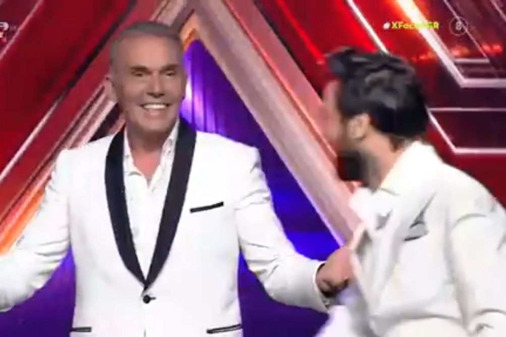 X Factor: Το έβαλε στα πόδια ο Ανδρέας Γεωργίου για να μην τον (ξανα)φιλήσει ο Στέλιος Ρόκκος – «Δεν μπορείς να με φιλάς και να μην με παίρνεις τηλέφωνο»
