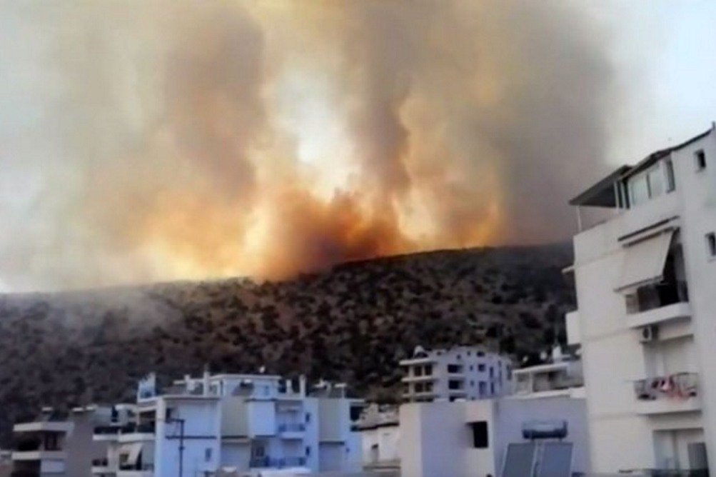 ΔΕΔΔΗΕ: «Δεν προκλήθηκε από υποσταθμό η πυρκαγιά στη Γλυφάδα»