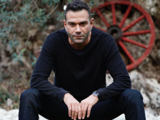 Τάσος Ιορδανίδης στο Znews: «Θα ήθελα να κάνουμε με τη Θάλεια μια τηλεοπτική σειρά»