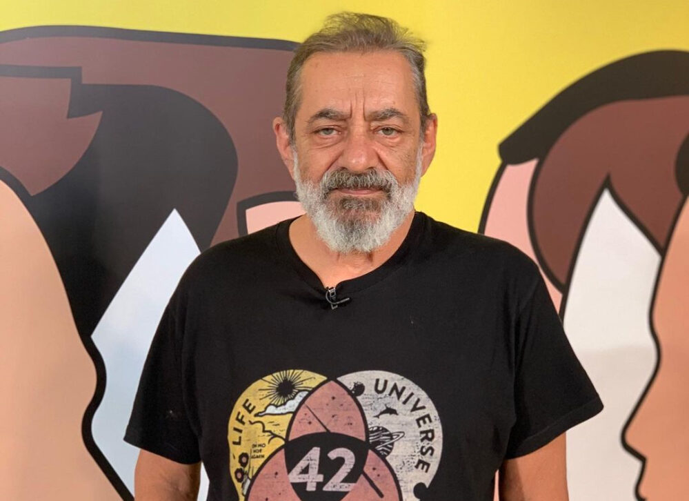 Αντώνης Καφετζόπουλος: «Δεν αισθάνομαι νέος. Στα 70 έχεις ένα κουτί με χάπια, πονάει κάνα πόδι, η μέση…»
