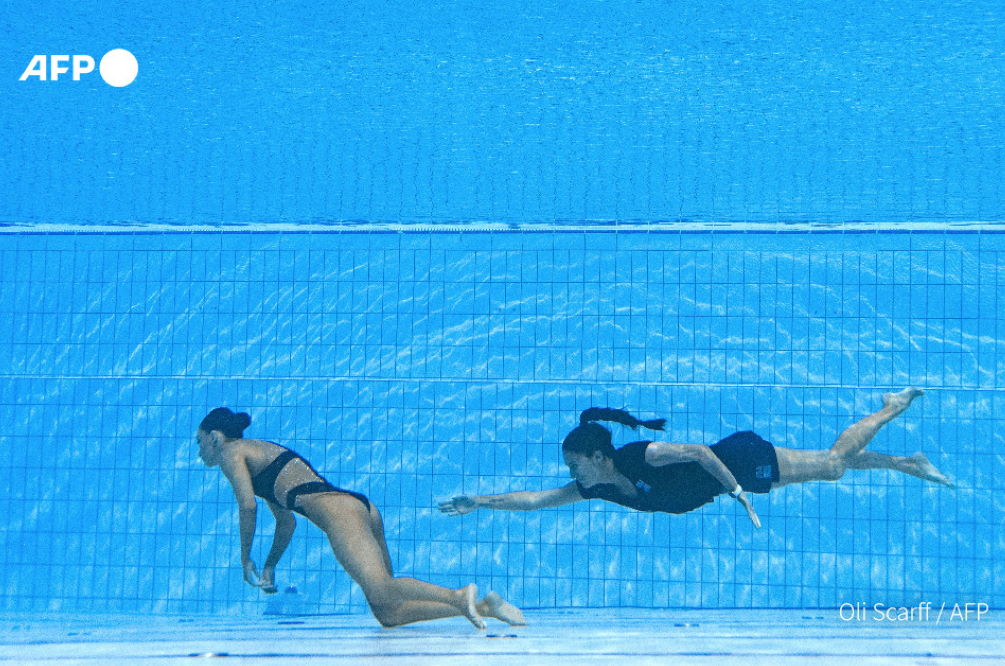 Σοκ στο Παγκόσμιο Πρωτάθλημα Κολύμβησης: Αθλήτρια έχασε τις αισθήσεις της μέσα στο νερό – Την έσωσε η προπονήτριά της