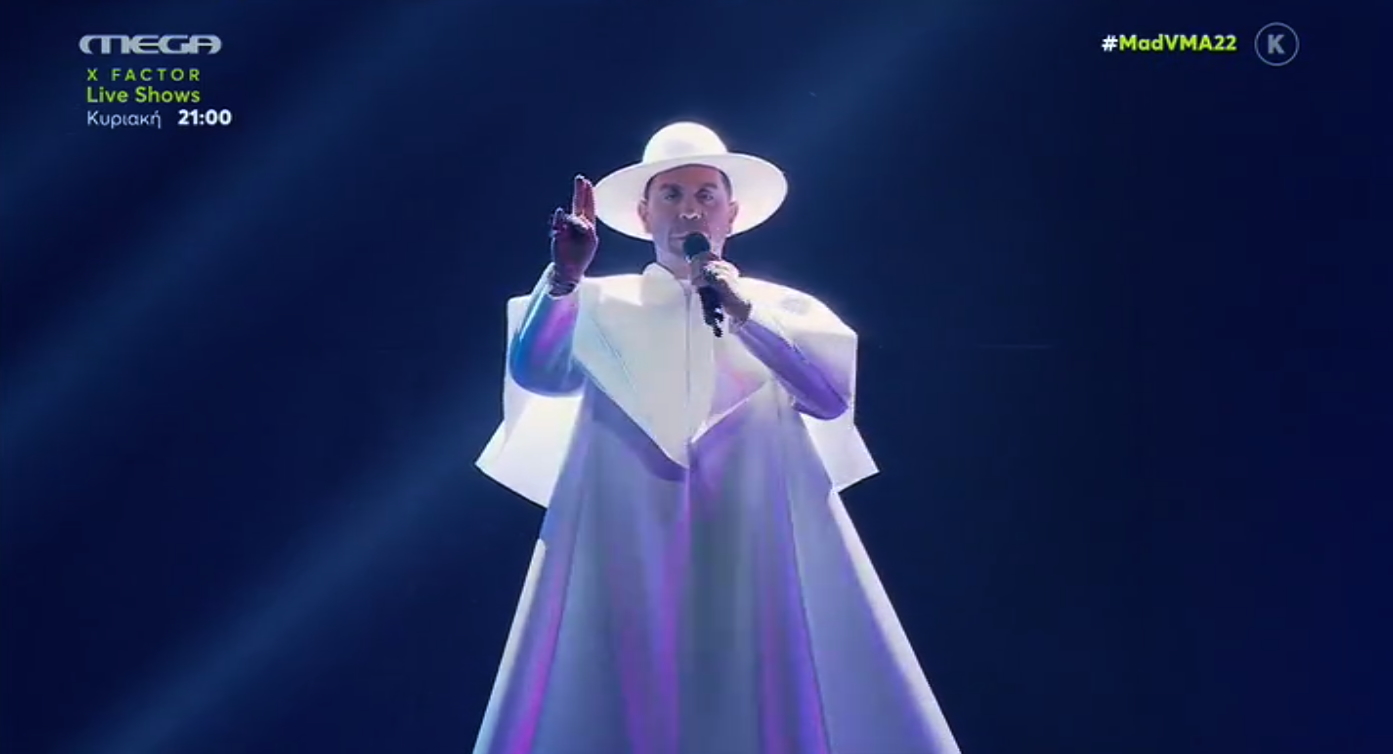 Mad VMA 2022: Ως The new Pope εμφανίστηκε ο Γιώργος Μαζωνάκης, μοίρασε τις… «ευλογίες» του και έφερε παράνοια στο Twitter!