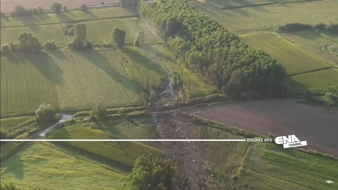 Καβάλα: Δεν υπάρχουν επικίνδυνες ουσίες στην περιοχή που έπεσε το Antonov –  Εντοπίστηκαν οι έξι από τις οκτώ σορούς – Εικόνες από drone της περιοχής