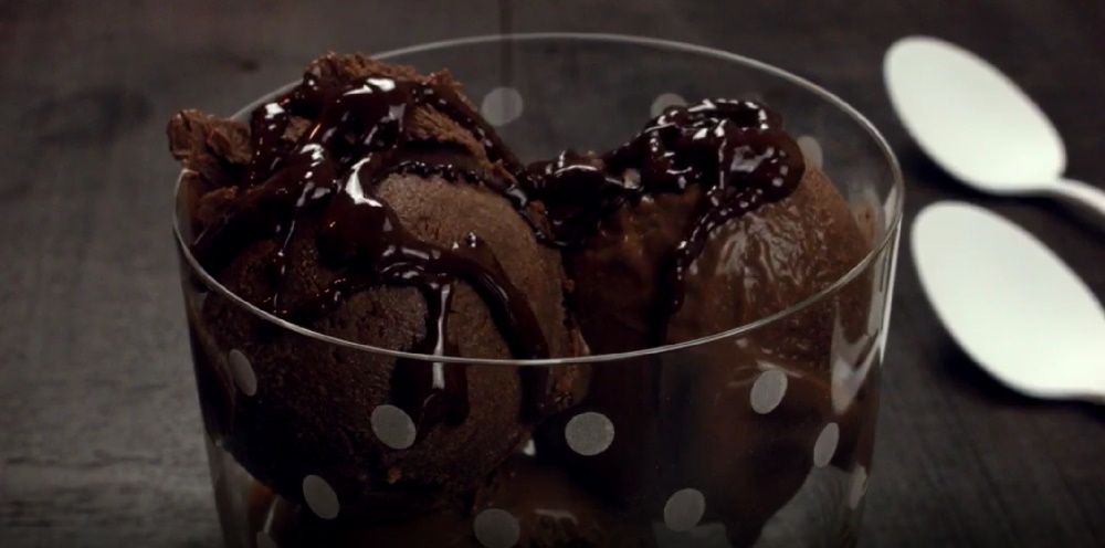 Καλοκαίρι χωρίς παγωτό δεν γίνεται – Συνταγή για το πιο νόστιμο παγωτό σοκολάτας!