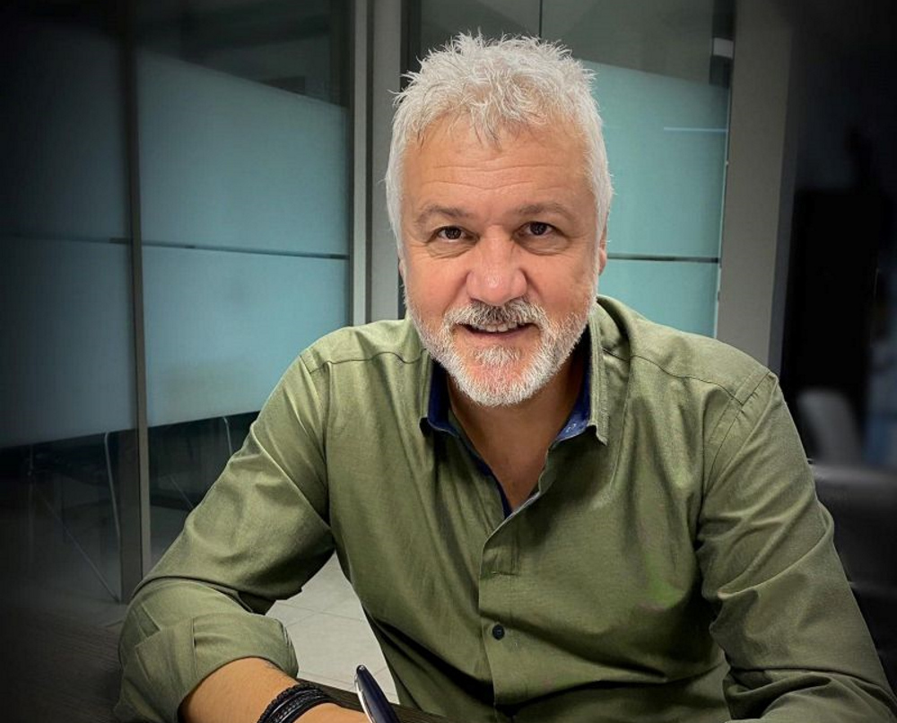 Σπύρος Πετρουλάκης: Αντιμετωπίζει πρόβλημα υγείας – Ο συγγραφέας του «Σασμού» κάνει παύση από τις υποχρεώσεις του