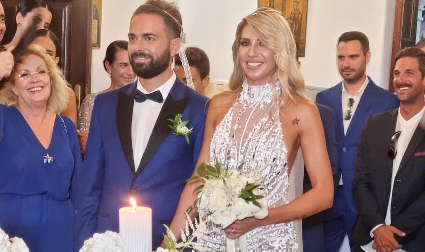 Ηλίας Βρεττός: Γιορτάζει την πρώτη επέτειο γάμου – «Ένα χρόνο πιο κοντά στο άπειρo»