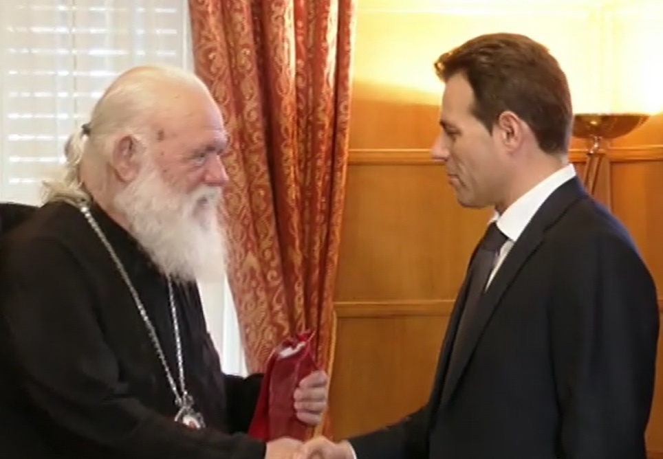 Δημήτρης Ιτούδης: Τα πλάνα από τη συνάντηση του «καπετάνιου» της Εθνικής Μπάσκετ με τον αρχιεπίσκοπο Ιερώνυμο