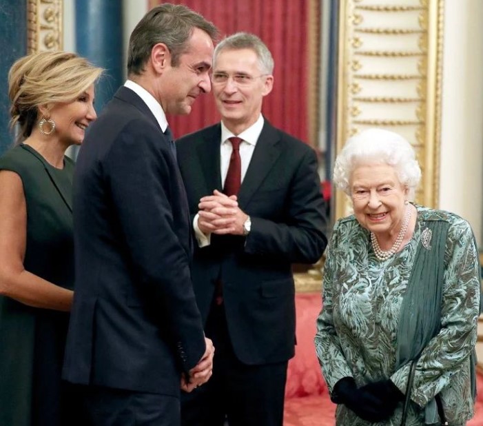 Κυριάκος – Μαρέβα Μητσοτάκη: Τα μηνύματα του πρωθυπουργικού ζευγαριού για τον θάνατο της βασίλισσας Ελισάβετ