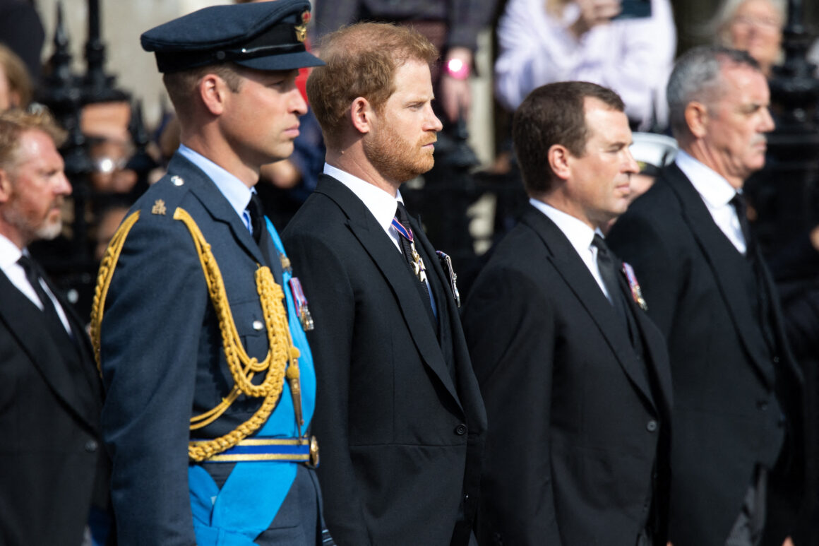 Κηδεία Βασίλισσας Ελισάβετ: Θα φορέσει τελικά στρατιωτική στολή ο Harry – «Πρυτάνευσε η λογική»