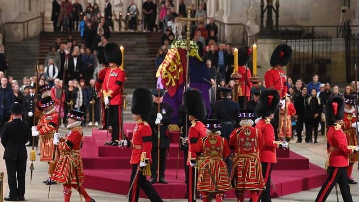 Ελισάβετ: «Αστακός» το Λονδίνο για την κηδεία της Βασίλισσας – Ποιοι θα παρευρεθούν