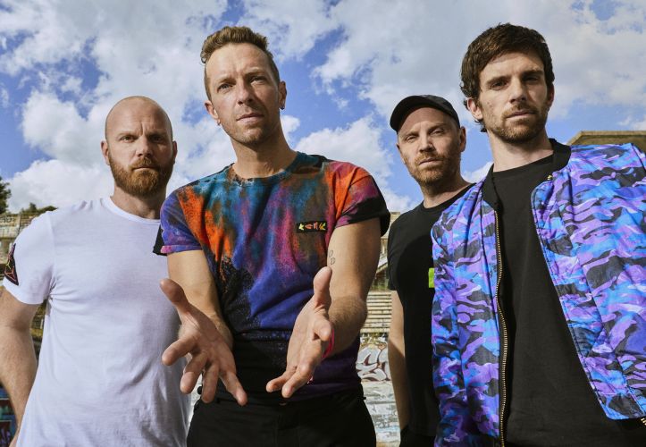 Coldplay: Αναβάλλεται η παγκόσμια περιοδεία τους – Τι συμβαίνει με την υγεία του Chris Martin;