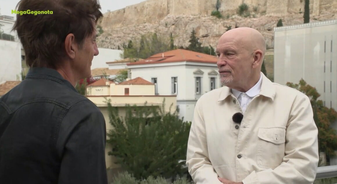 John Malkovich: «Η Ελλάδα είναι το “σπίτι” των γλυπτών του Παρθενώνα»