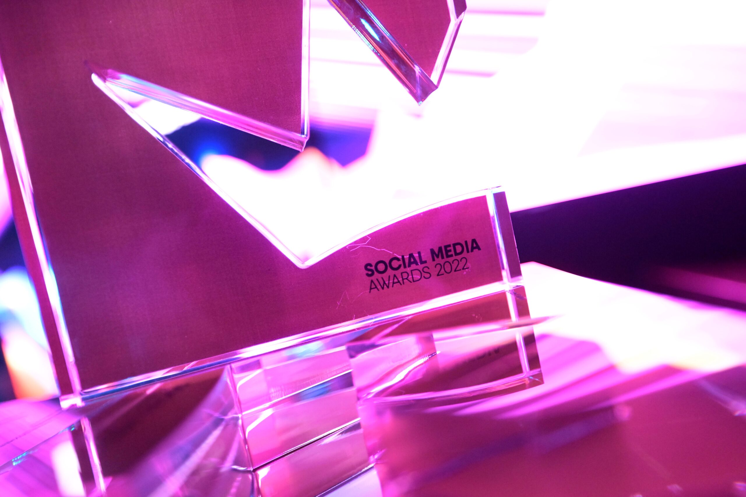 J2US, «Σασμός» και The Bachelor μεγάλοι νικητές στα Social Media Awards