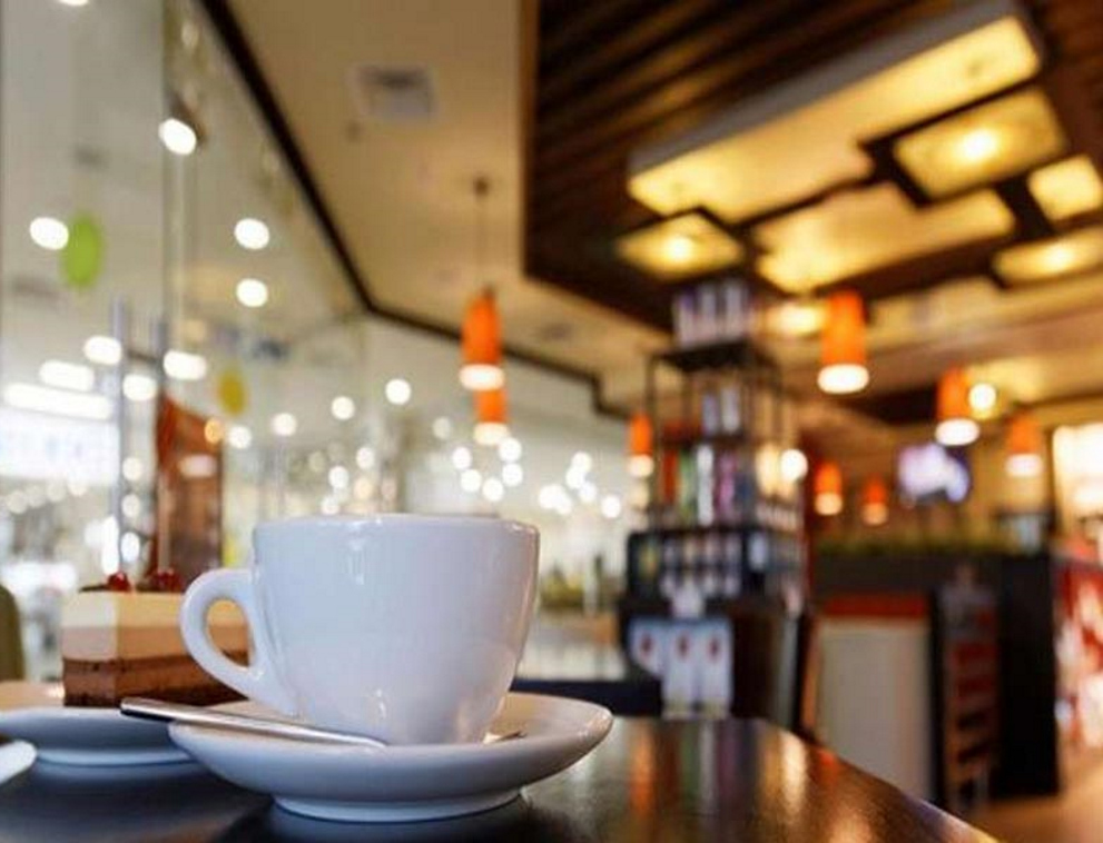 Ανήκουστο! Καφετέρια στη Νέα Σμύρνη έδιωξε ηλικιωμένο επειδή δεν ταίριαζε με το… ίματζ της επιχείρησης