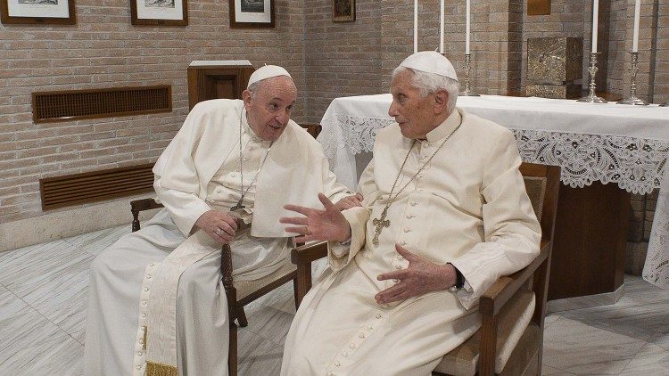 «Έφυγε» από τη ζωή ο επίτιμος Πάπας Βενέδικτος
