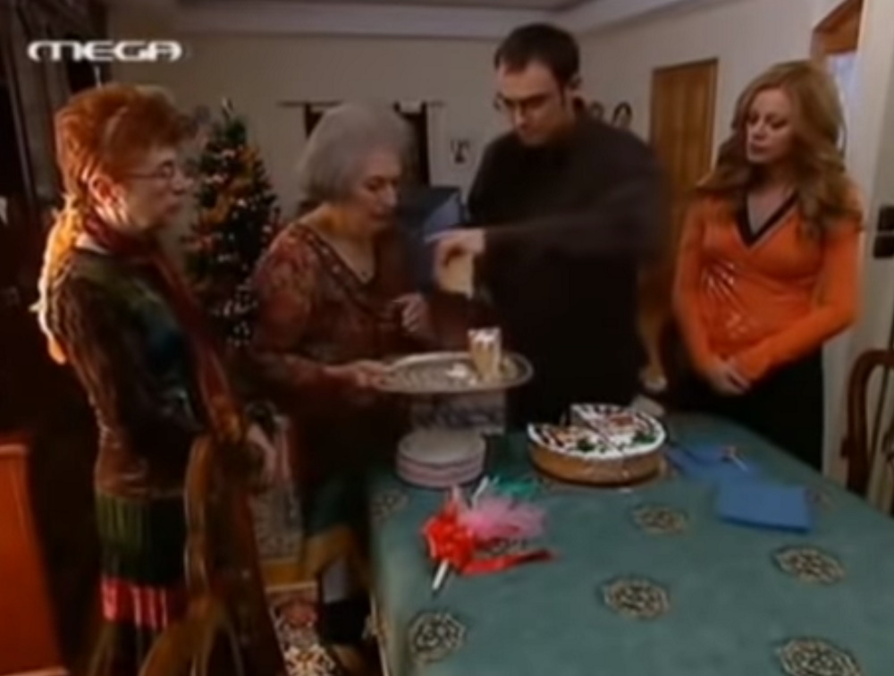 Πρωτοχρονιά: Το «Παρά Πέντε» κατέχει επάξια την πρώτη θέση για την πιο viral κοπή πίτας της ελληνικής τηλεόρασης
