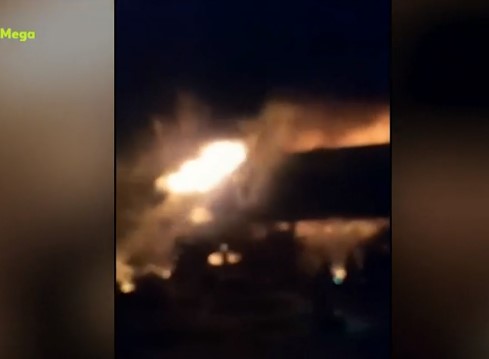 Τέμπη: Βίντεο ντοκουμέντο από το φλεγόμενο τρένο δευτερόλεπτα μετά τη μοιραία σύγκρουση